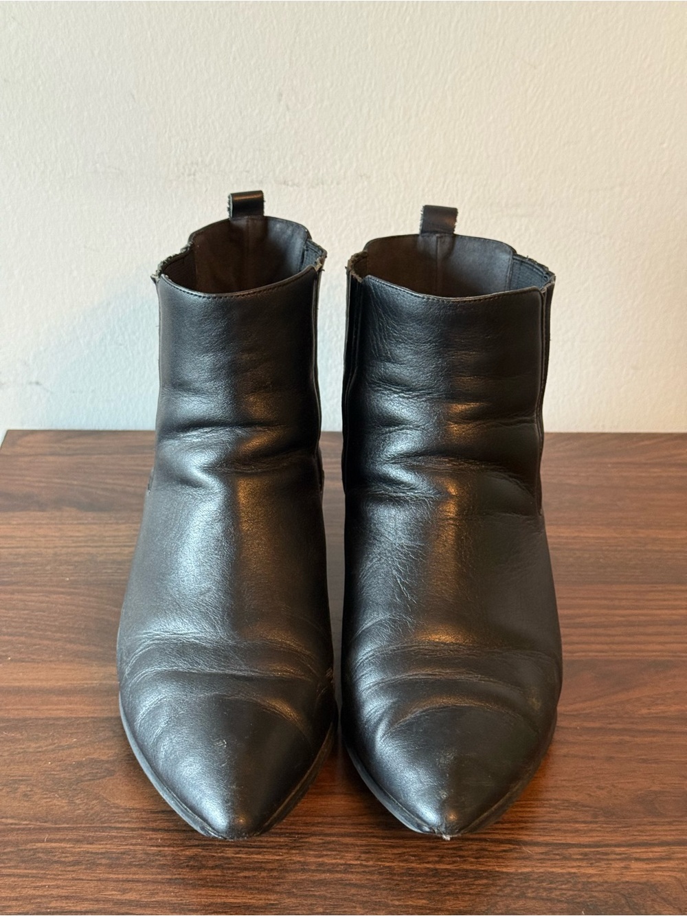 ELLOS CHELSEA Womens Black Leather Pull On Chelsea Pointed Toe Booties 10 - Picture 2 of 10